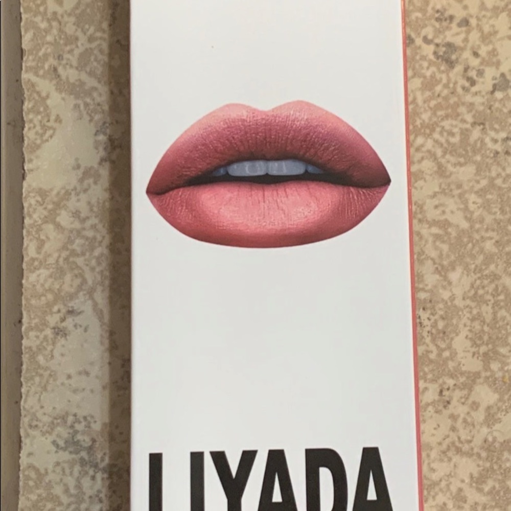 New! LIYADA Matte Liquid Lipstick & Lip Liner. Color: SKT (Pink)